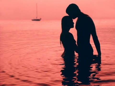 beach love couple silhouette