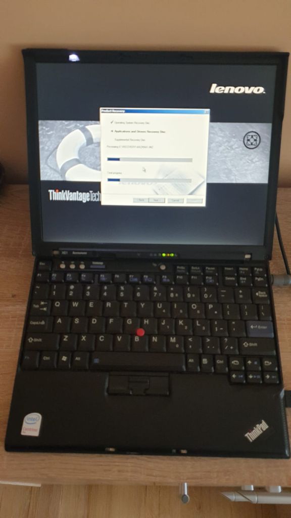 Lenovo Thinkpad x61 instalācija