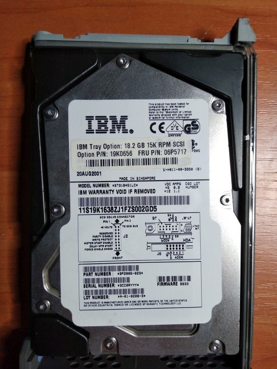 ibm_eserver_type8658_hdd_ibm.thumb.jpg.83247b500f946a7d4e0b48886afbf1f3.jpg