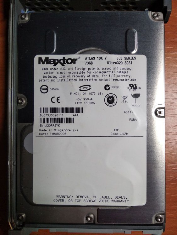 ibm_eserver_type8658_hdd_maxtor.thumb.jpg.cc125db6313ec37203915be79ffb9964.jpg