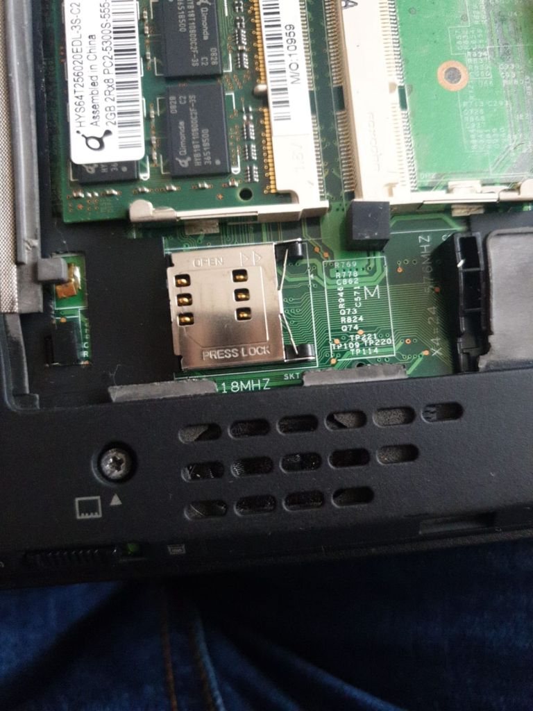 Lenovo Thinkpad x61 SIM card slot